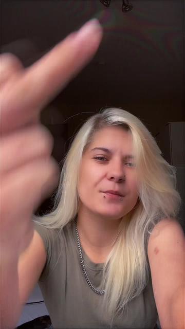 @Celine_cz