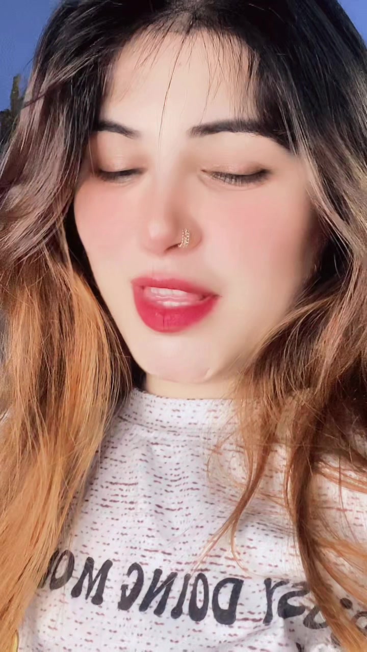 @anum_butt_143👑