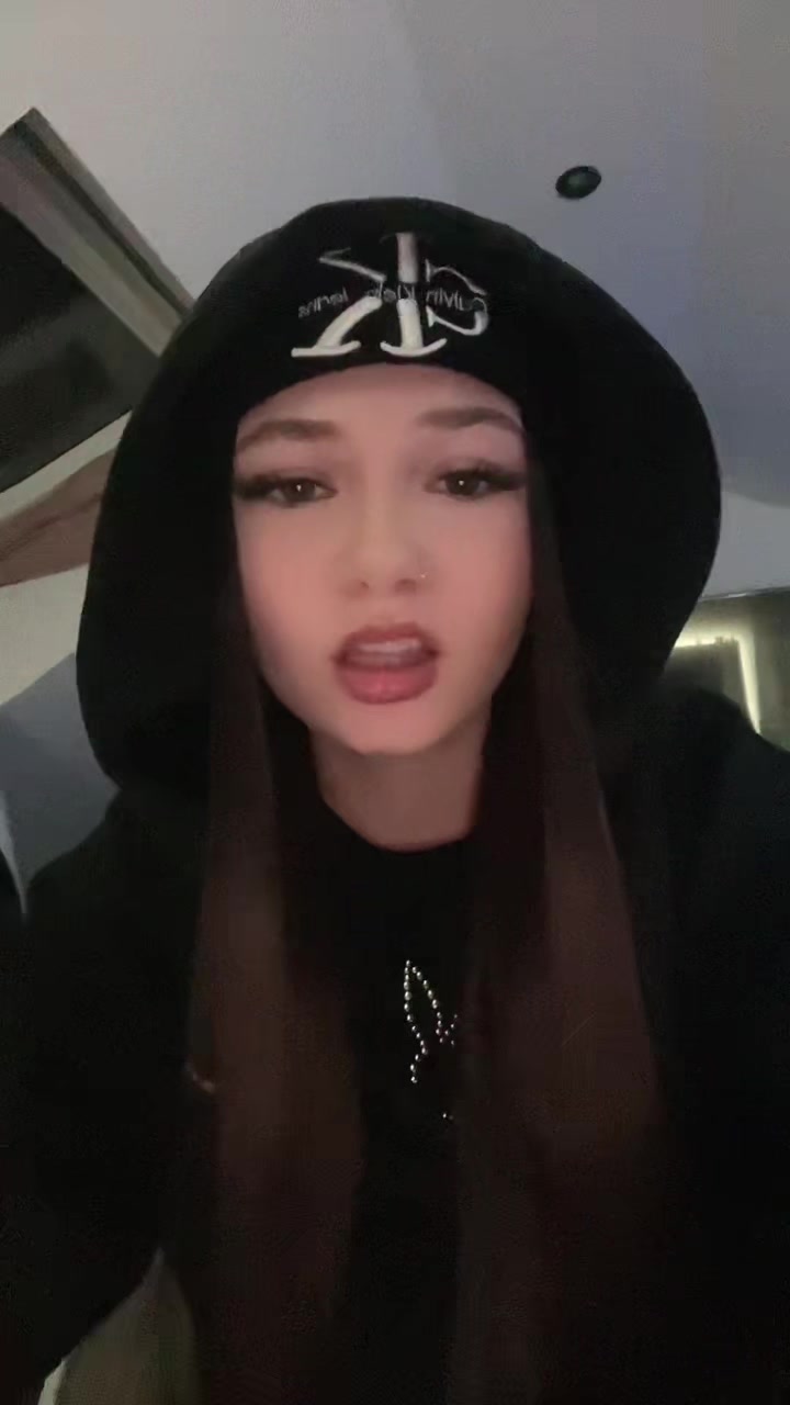 @charlyne