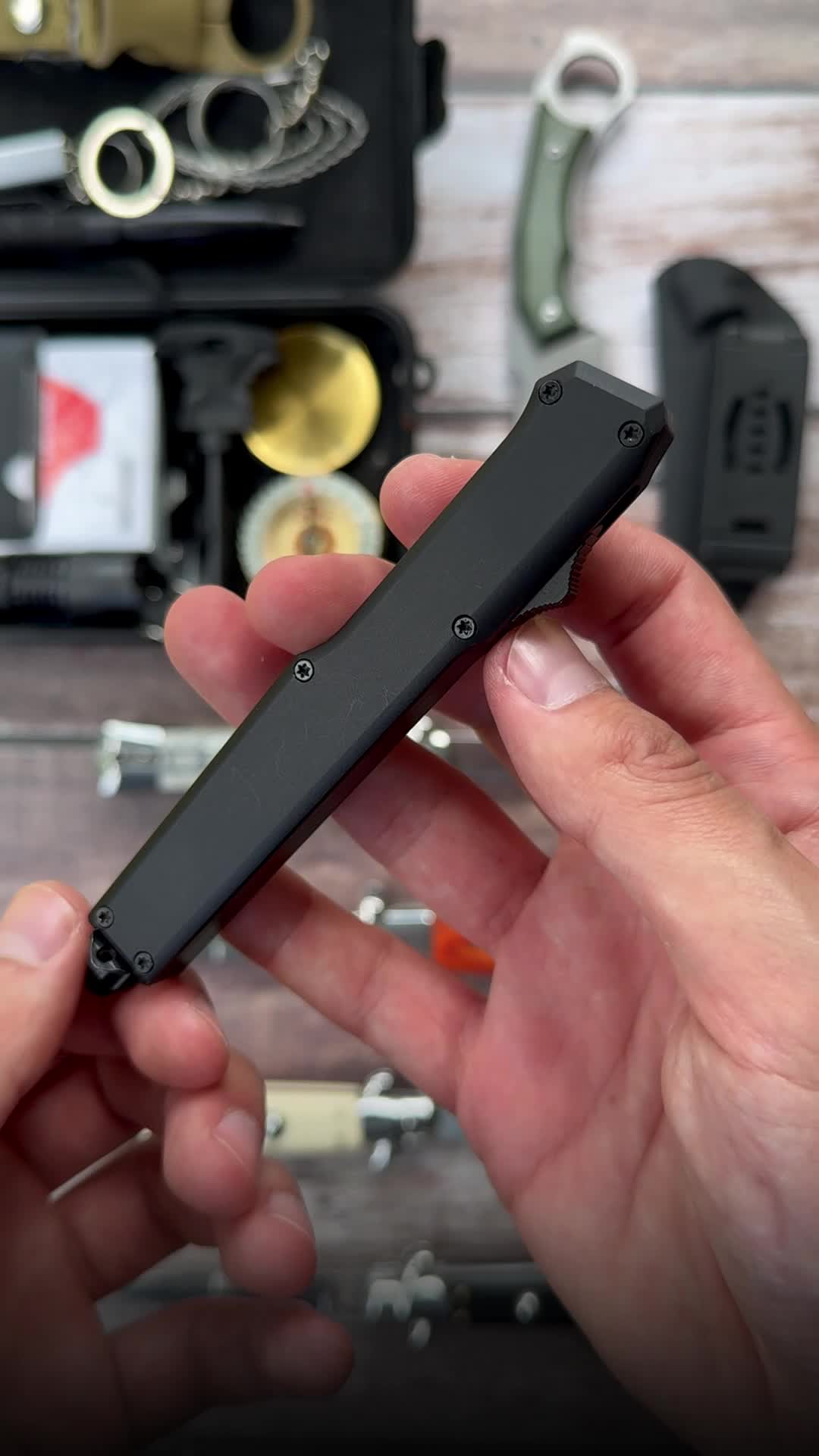 @survival.knives
