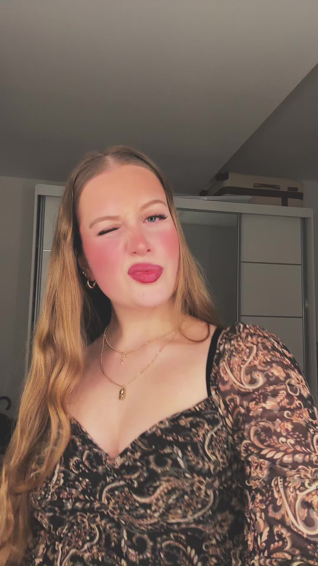@🍒𝐸 𝑀 𝑀 𝐼🍒