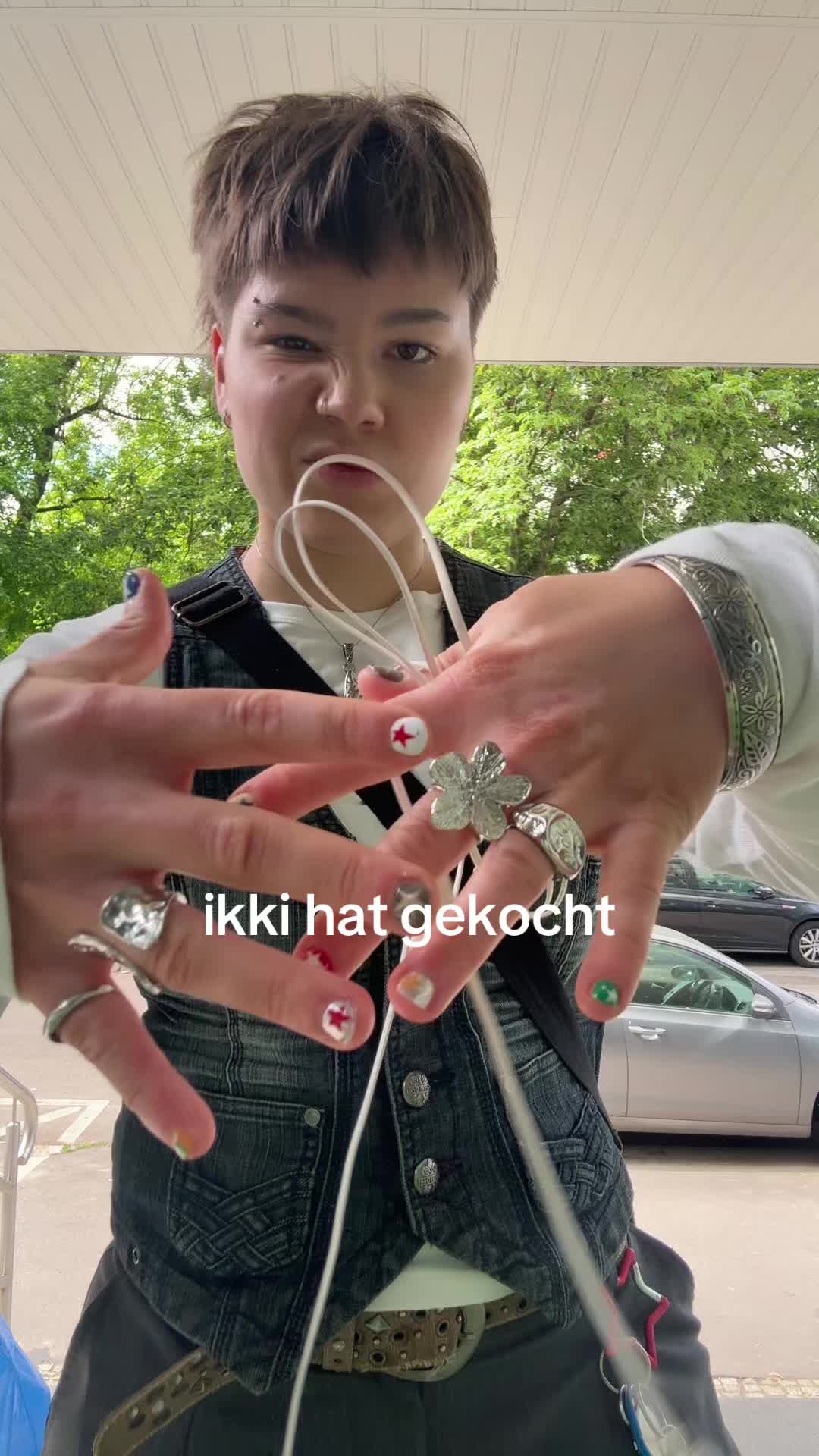 @laura