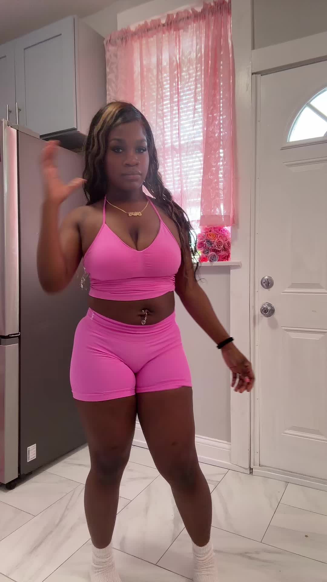 @nefertitixoxo