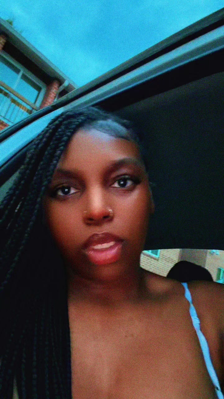 @SheTinkUnique🌻