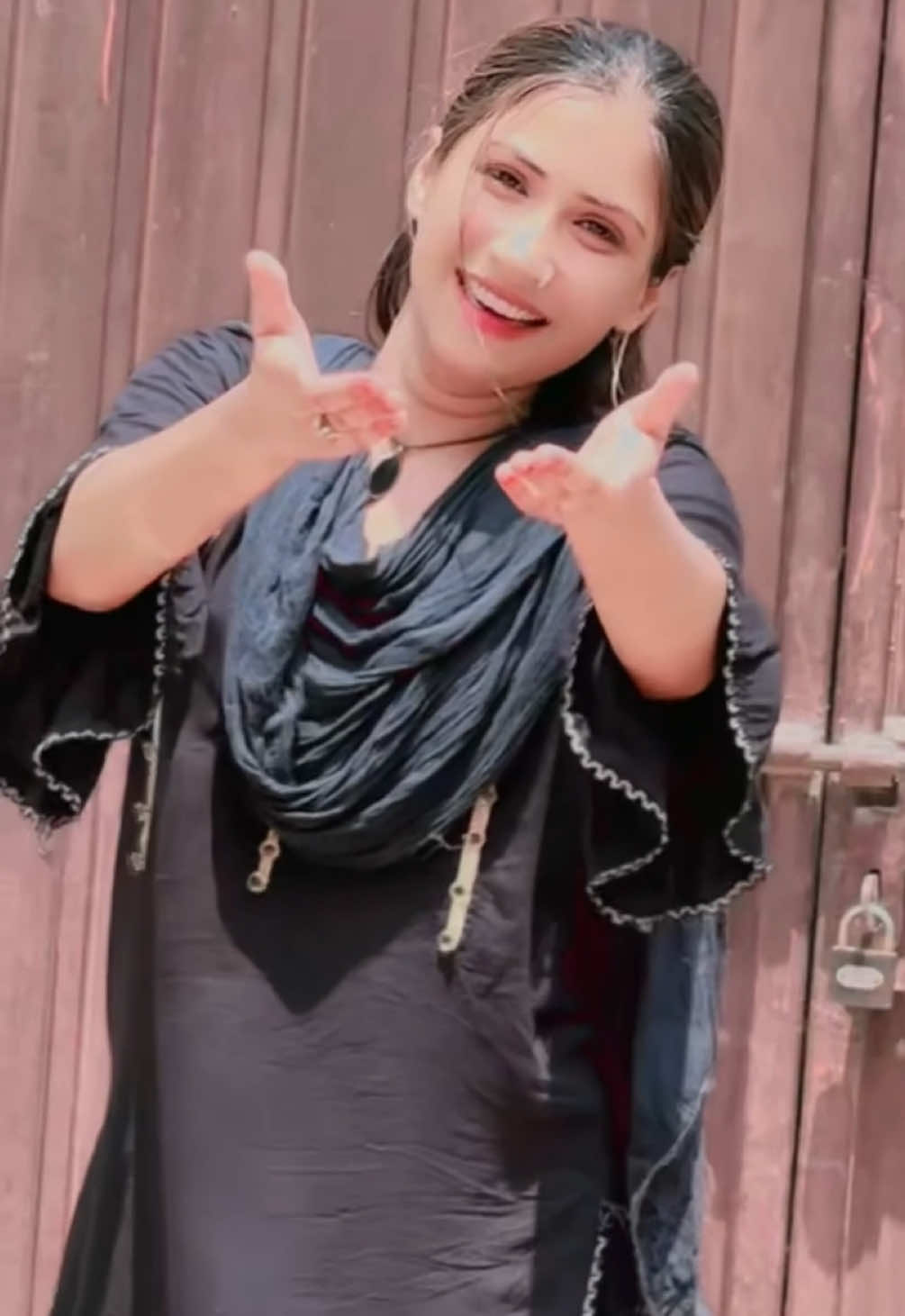 @Mahii_💔_Khan