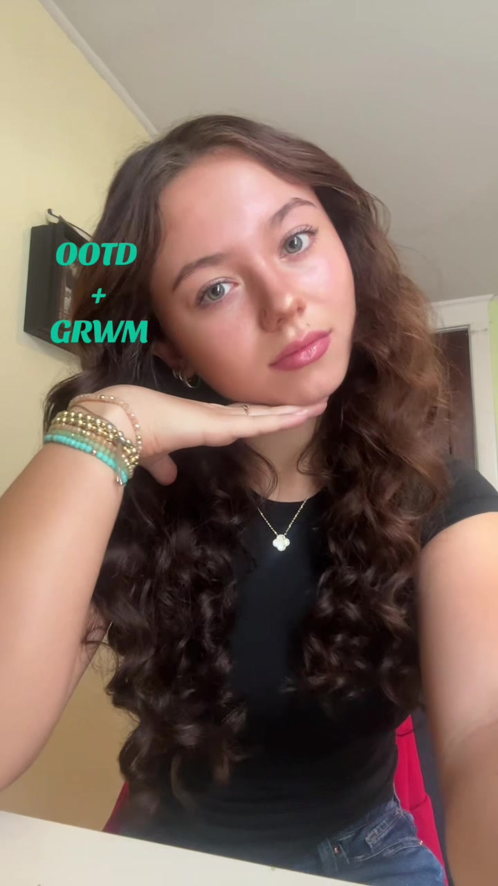 @𝓏𝒶𝓇𝒶💫