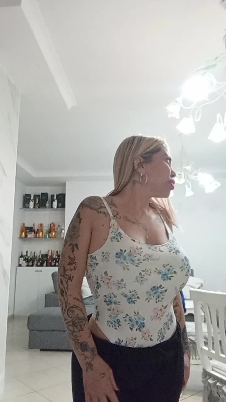 @ChanelFerone