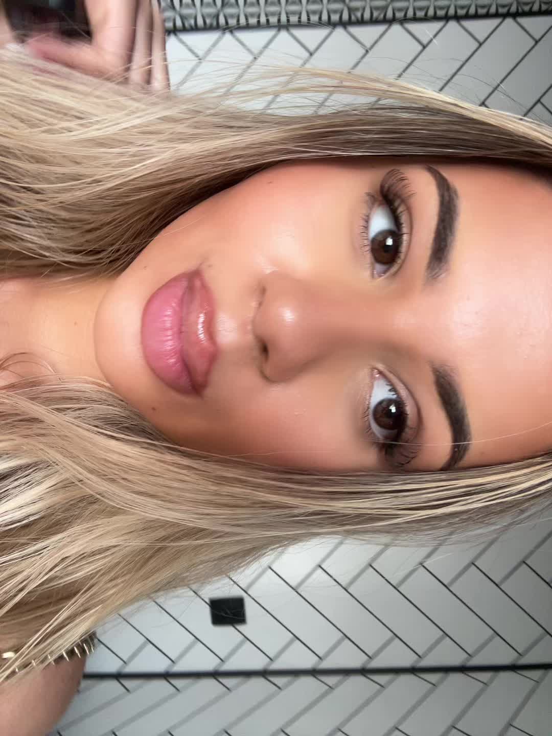 @𝓜𝓪𝓻𝓲