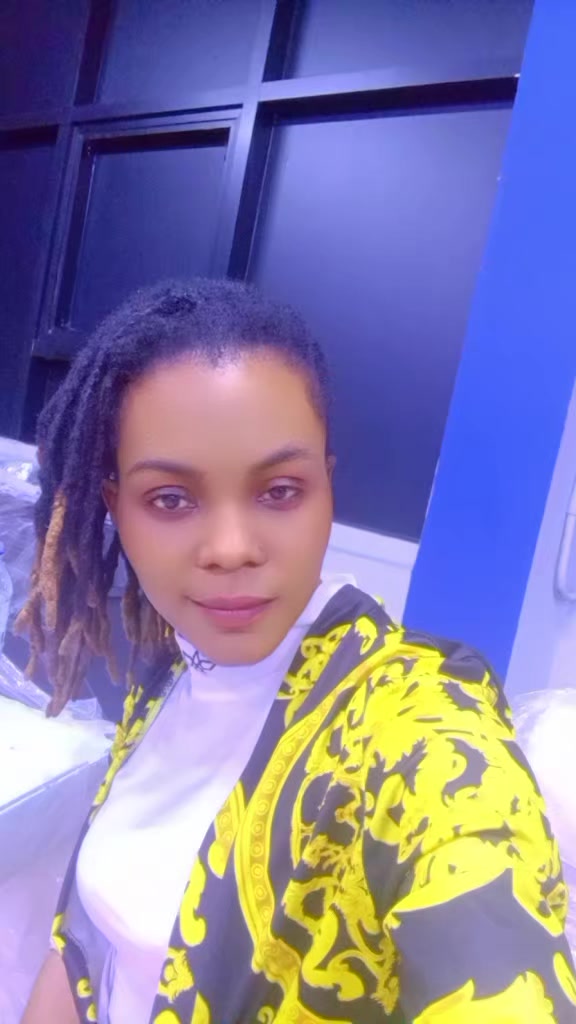 @happy gal 256