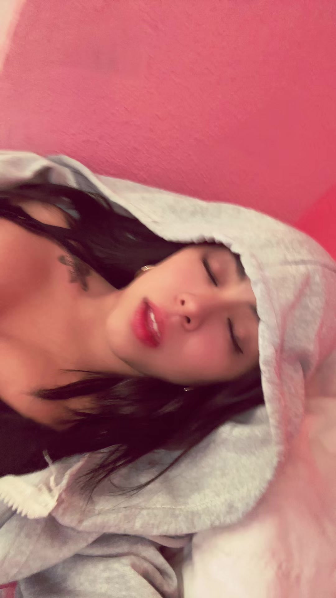 @👧🏽🫧✨