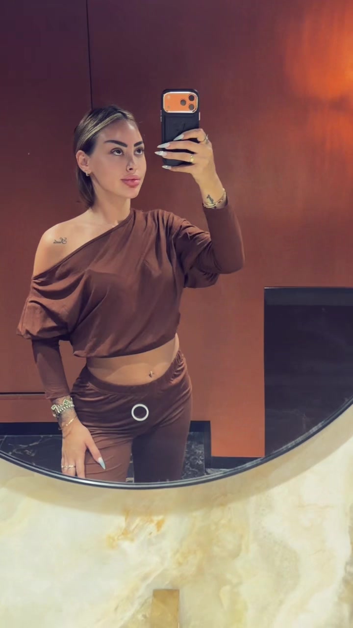 @LonaMuca