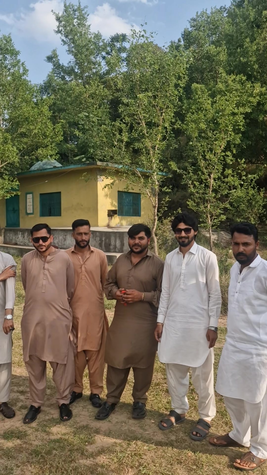 @shuJaa_Bhai