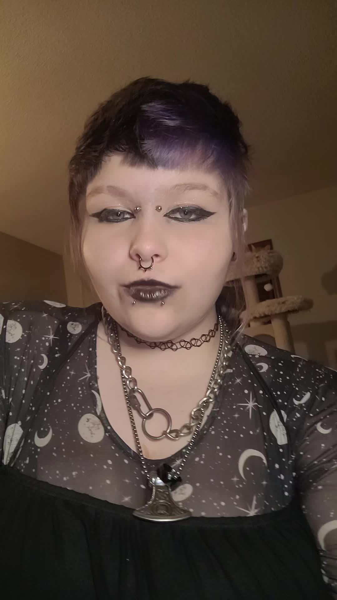 @Ally_Wolfy666