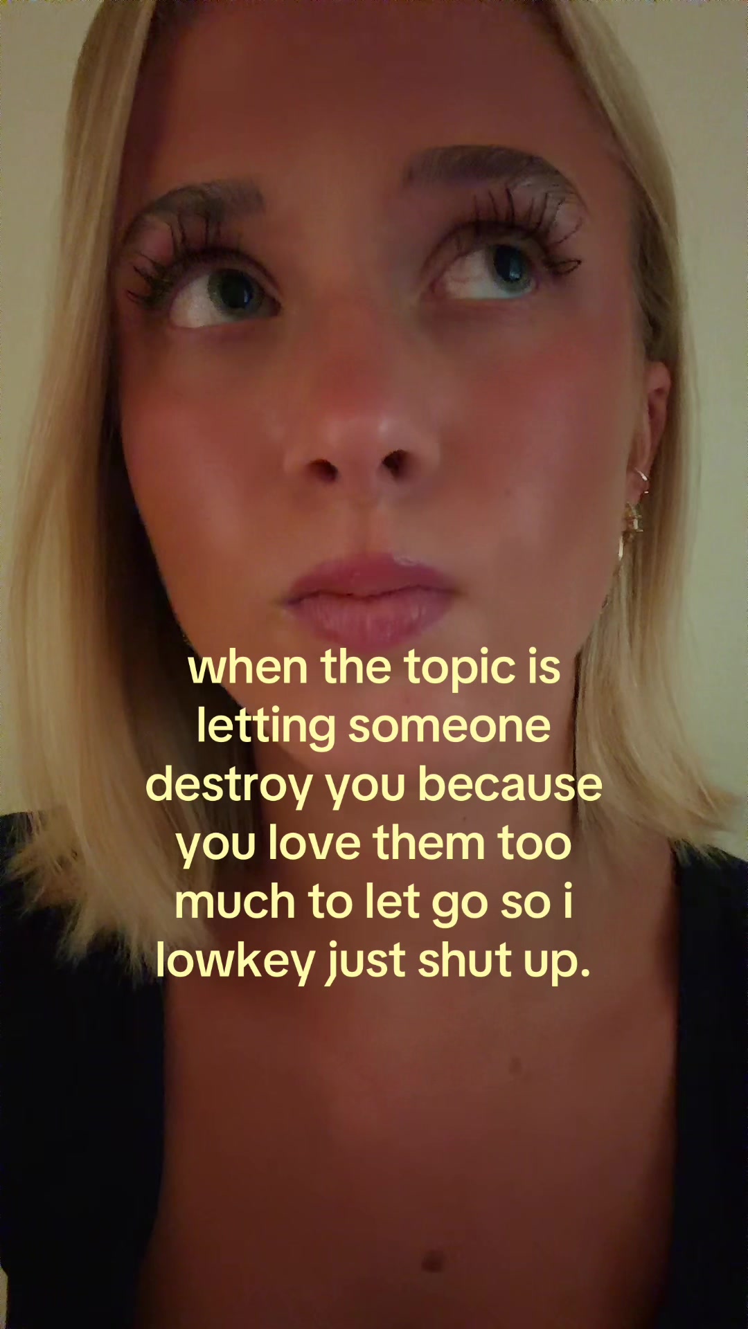 @theelliebarker