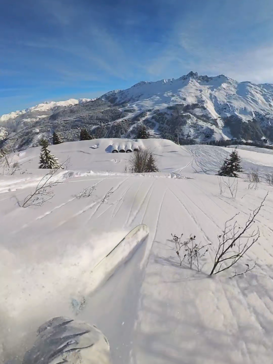 @cam_skis_pow