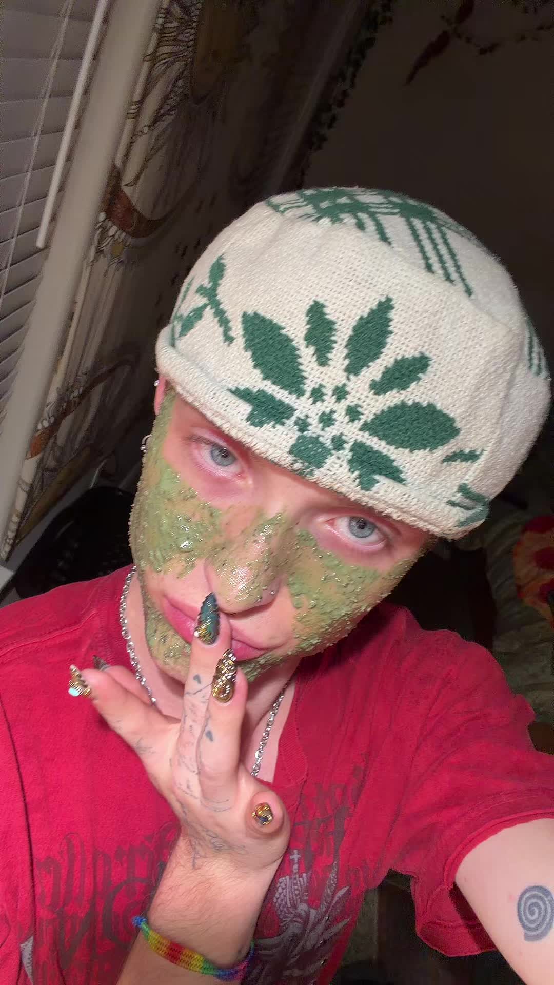 @🫂