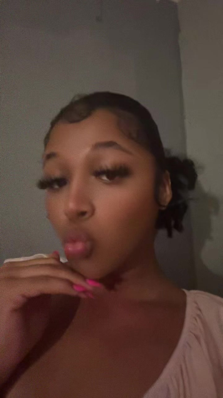 @Bella🥰