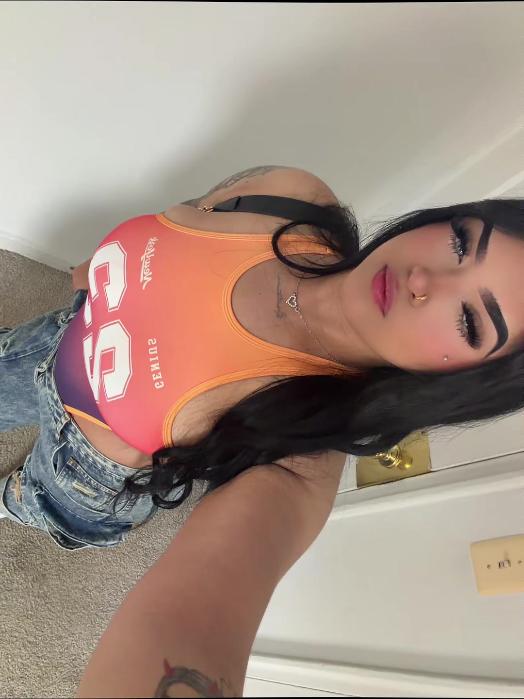 @𝒞𝒶𝓇𝑜𝓁 🍒