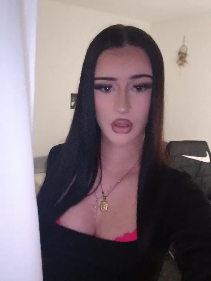 @𝓔𝓵𝓵𝔂❄️