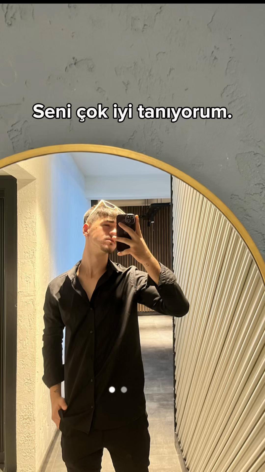 @🦊