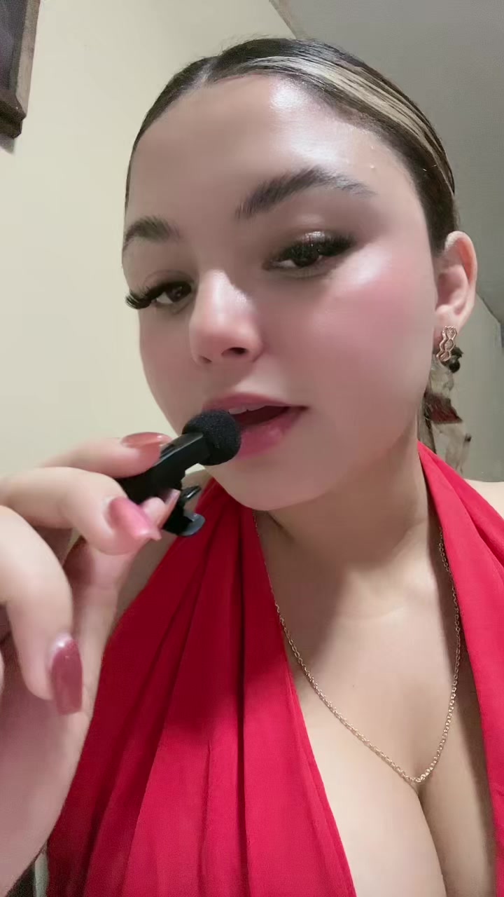 @Tania_