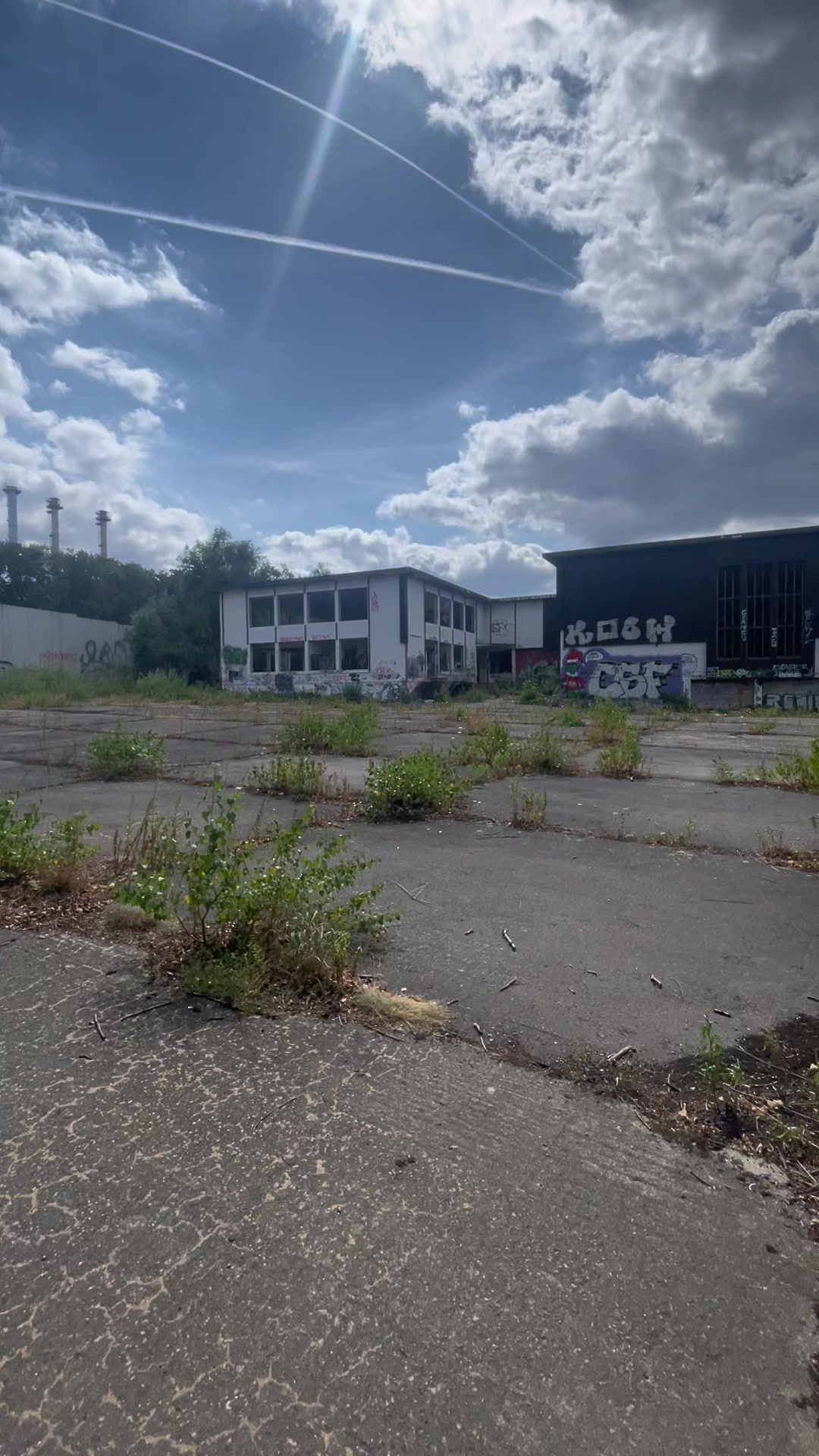 @Lostplaces_BO