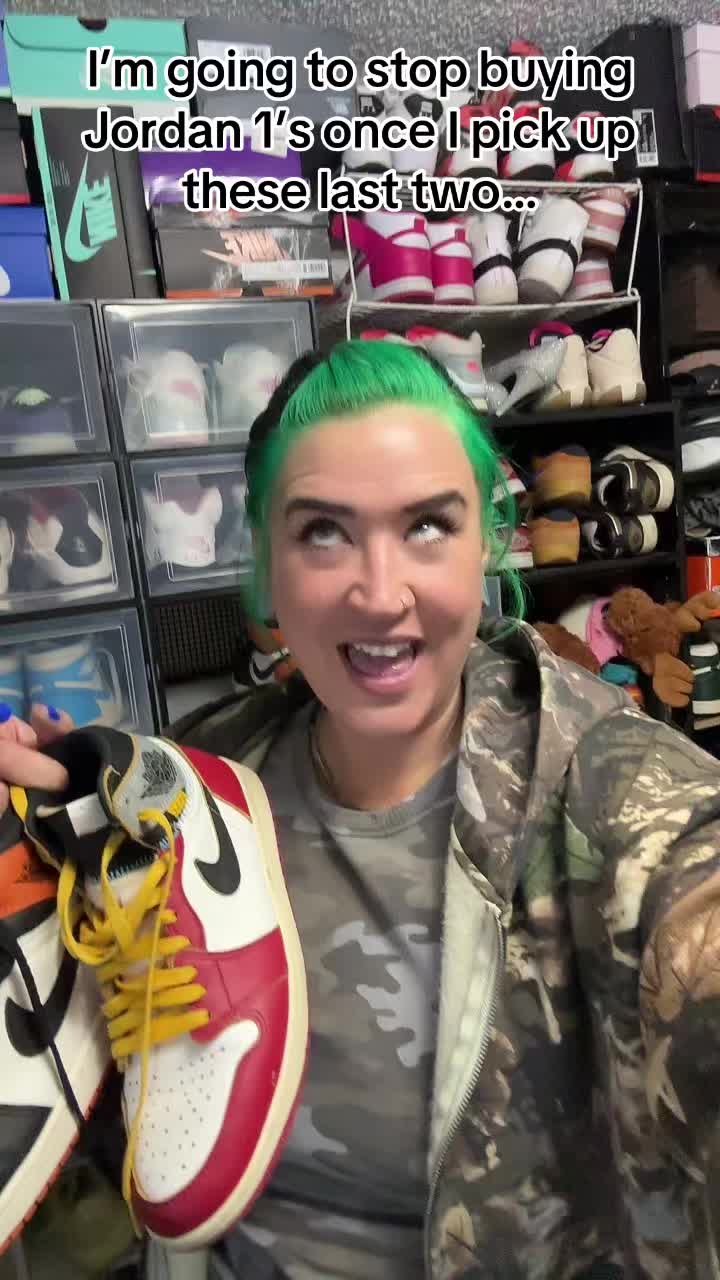@elliethesneakermom