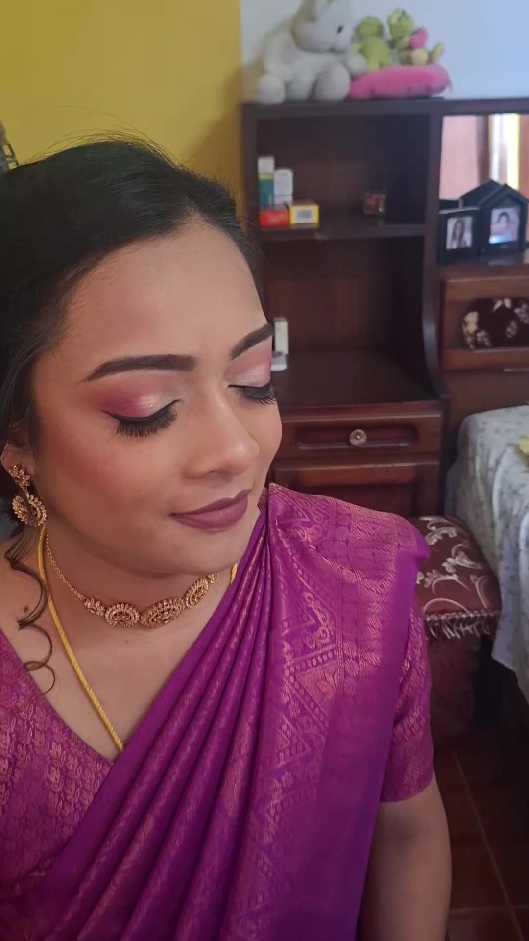 @Ashna_MUA🦋