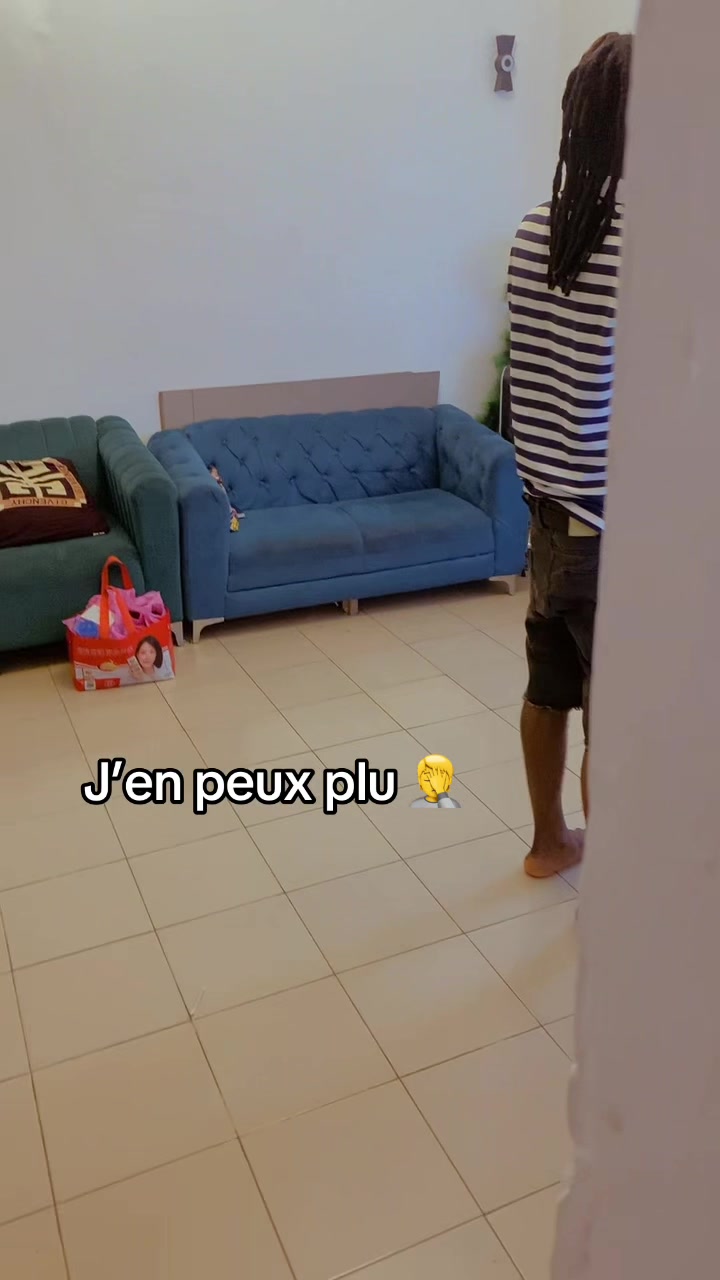 @Lachou lolo debout