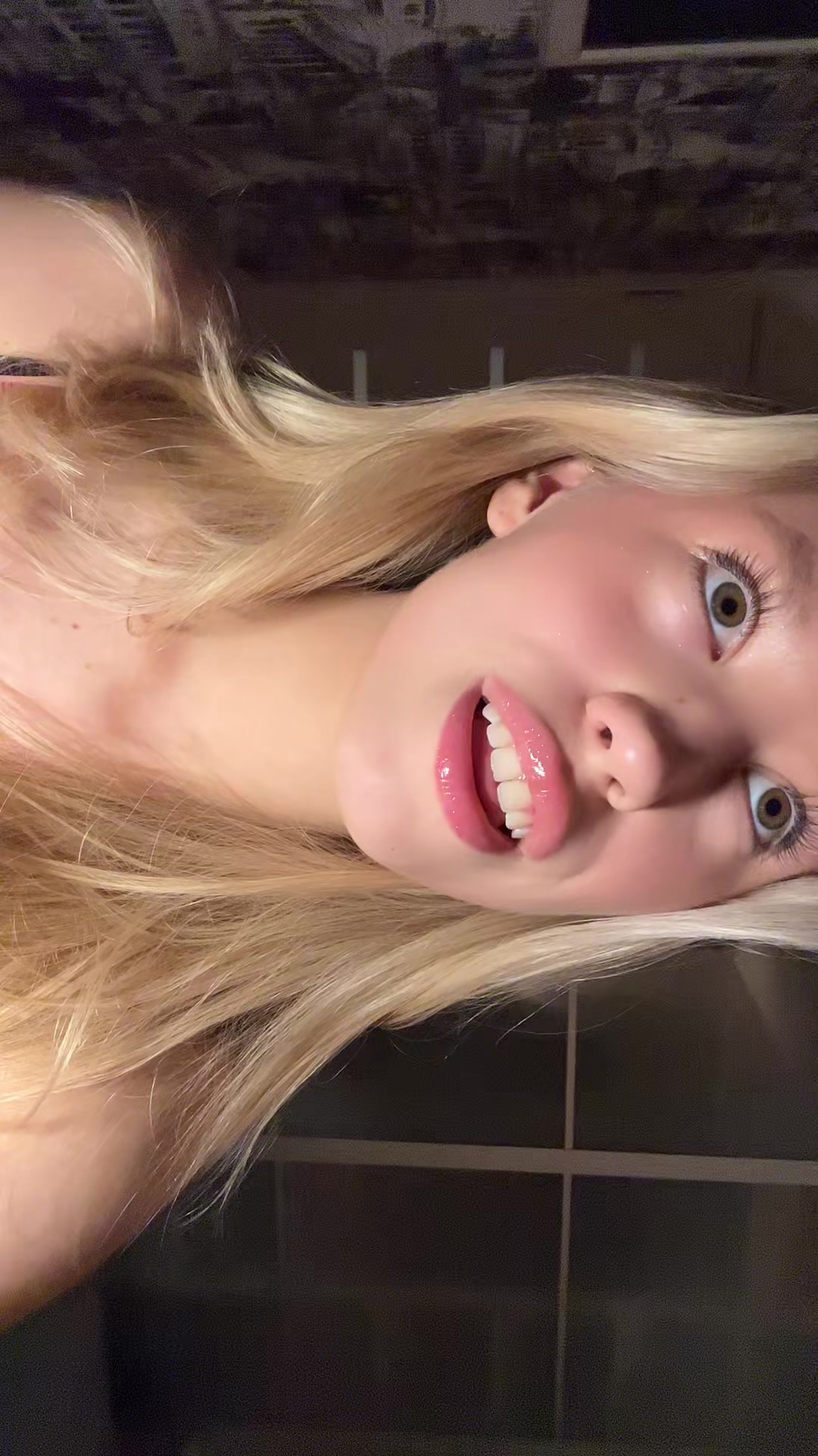 @лизаааа👄