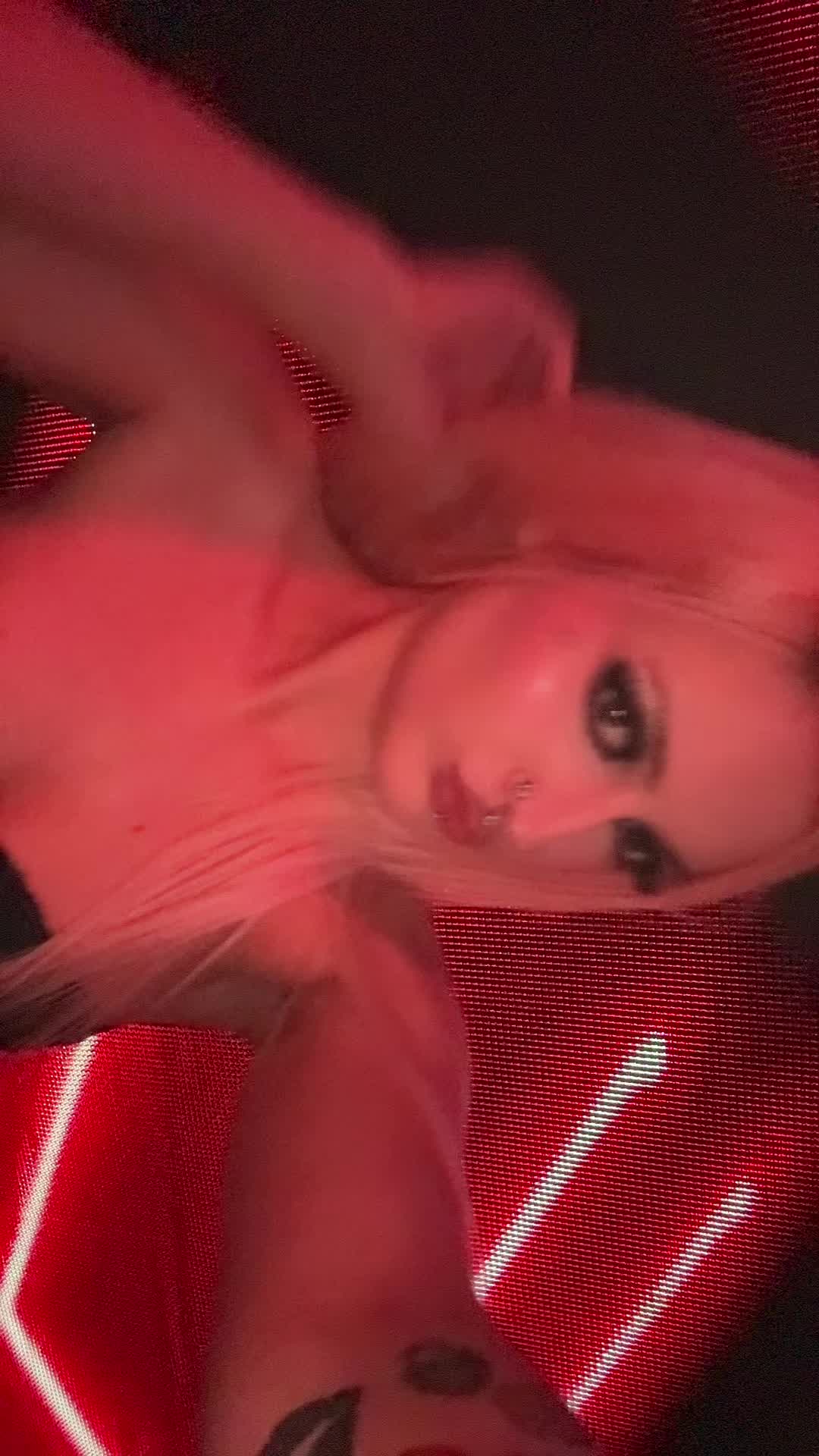 @elionathequeen_