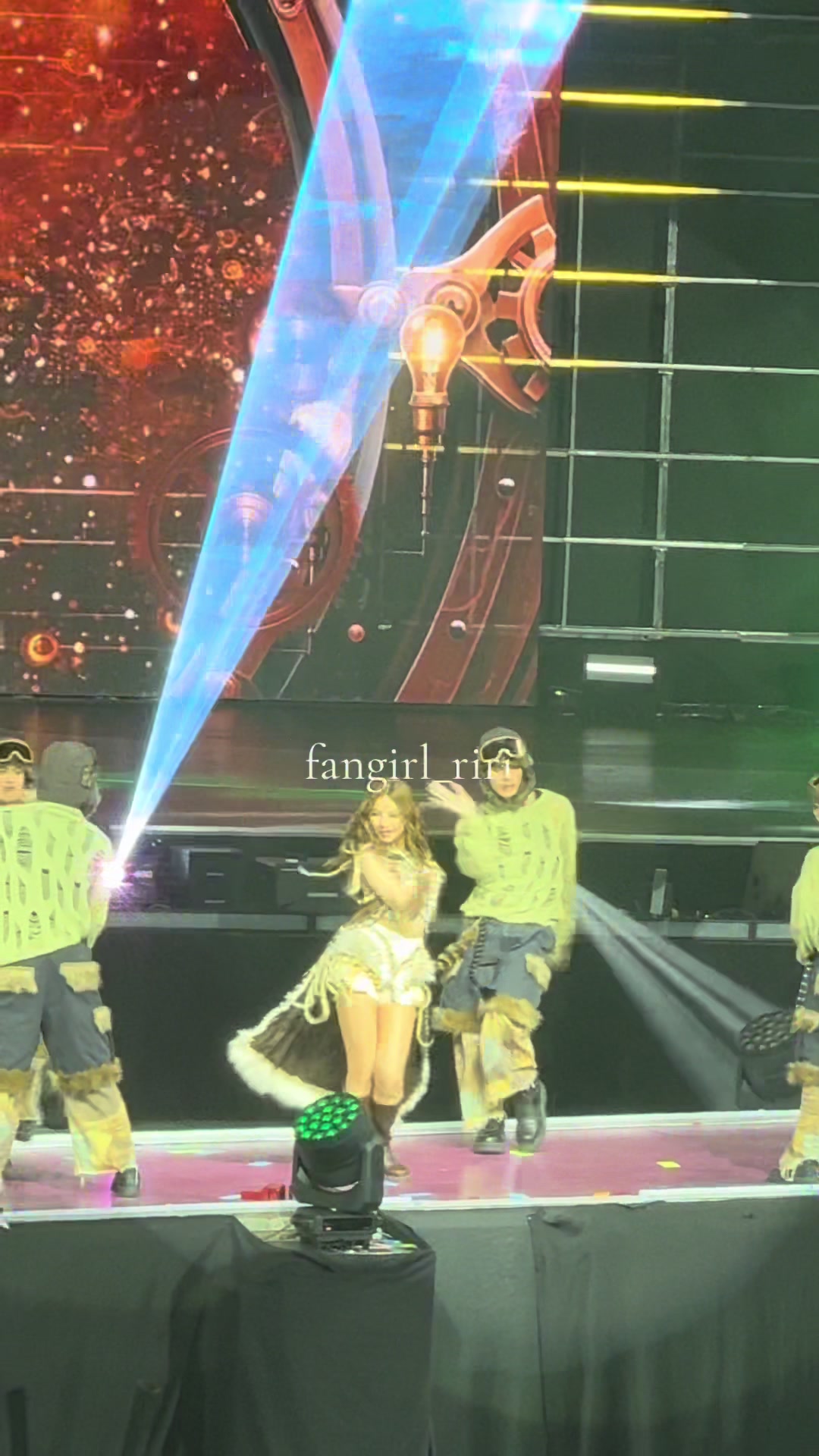@Fangirl Riri