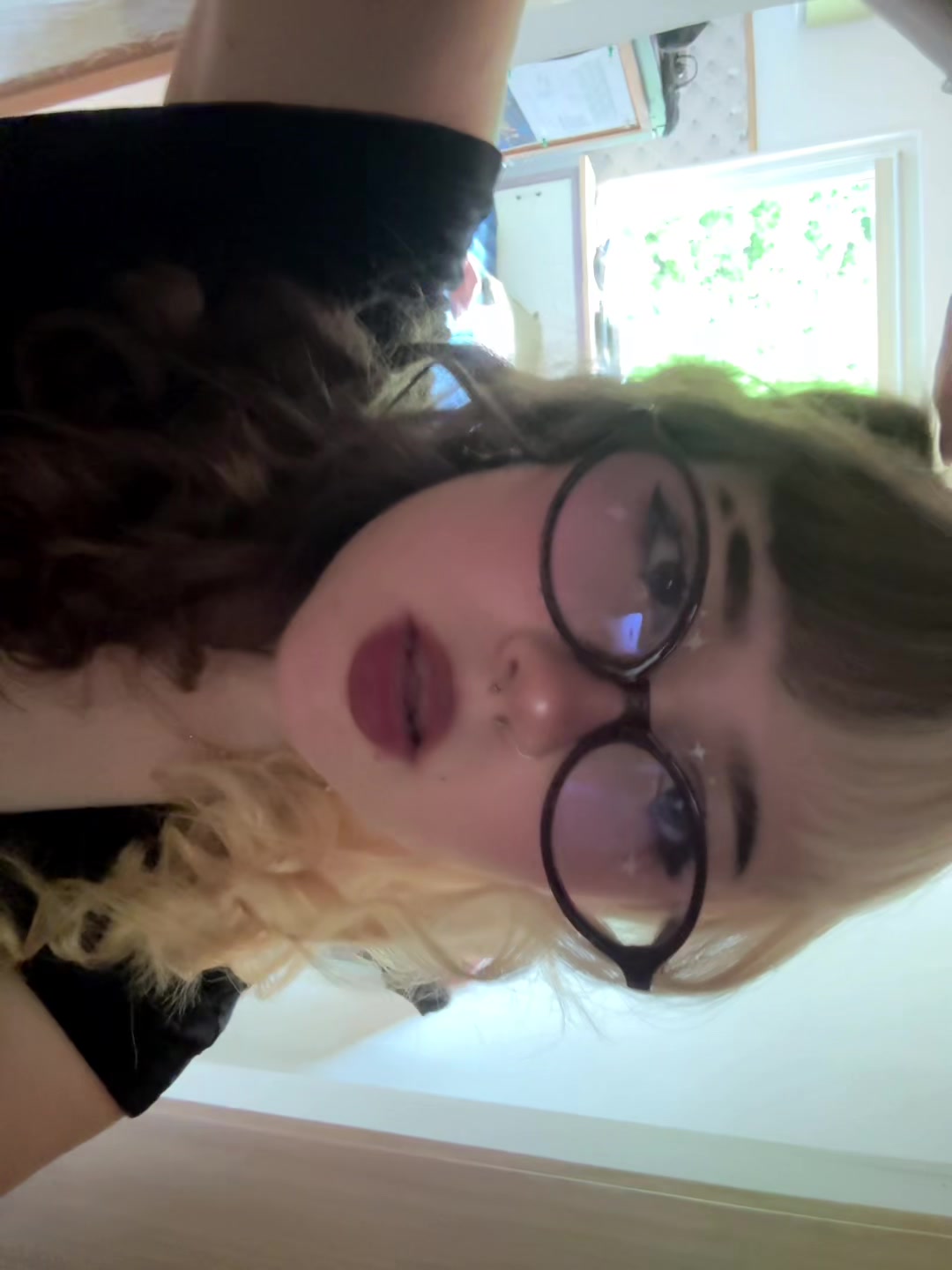 @hoemii_