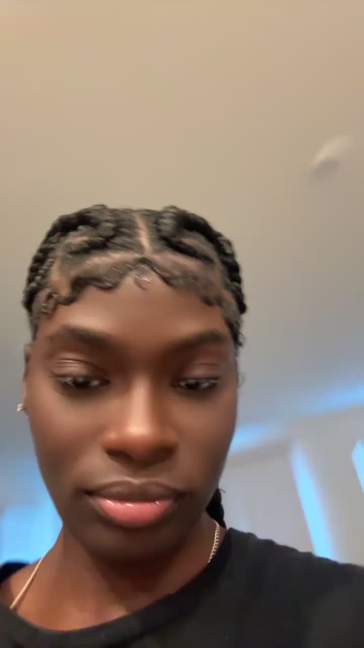 @laroyana