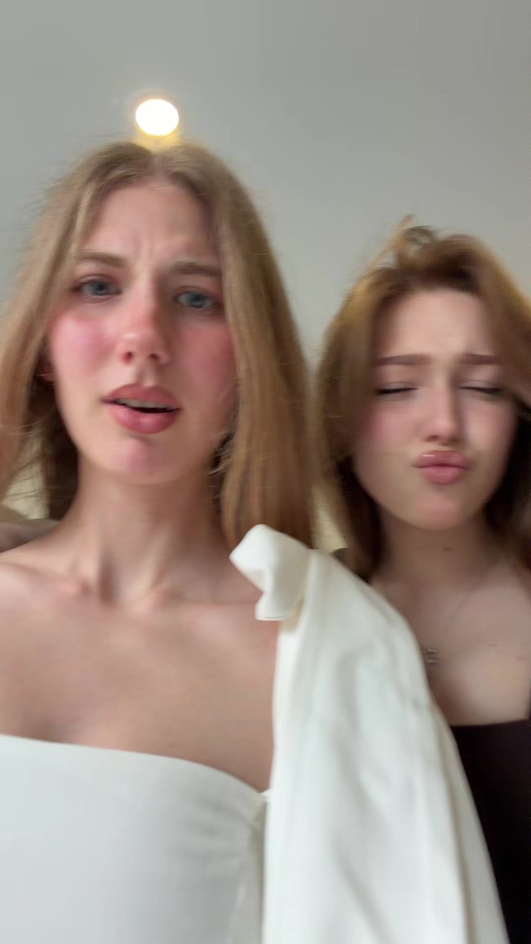 @Blondinka