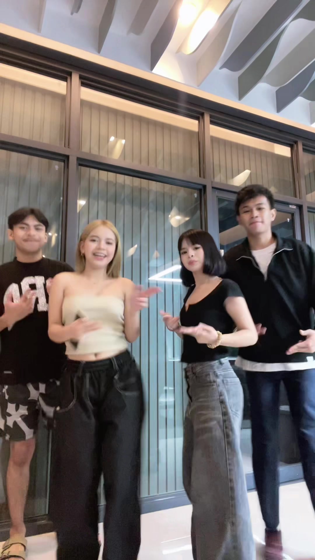 @Zey