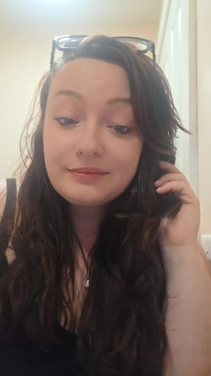 @HisQueen👑