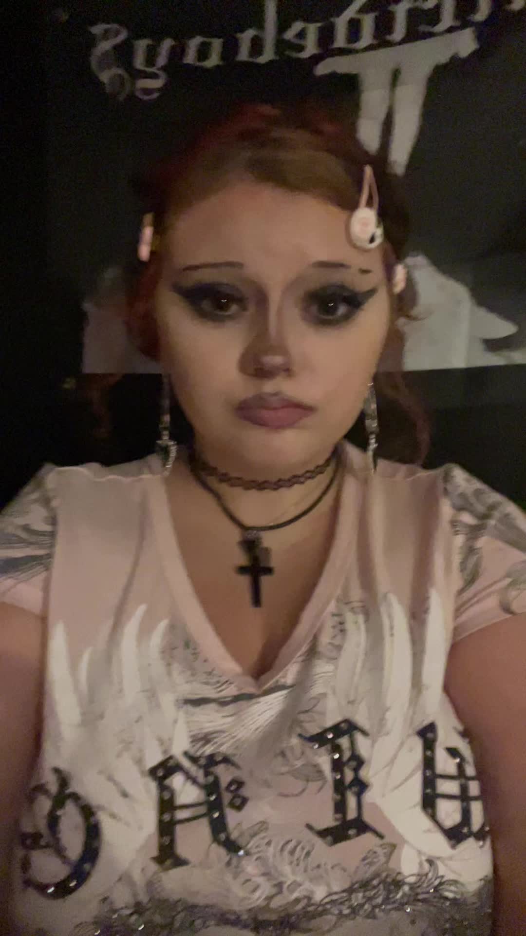 @livingde4dgirl