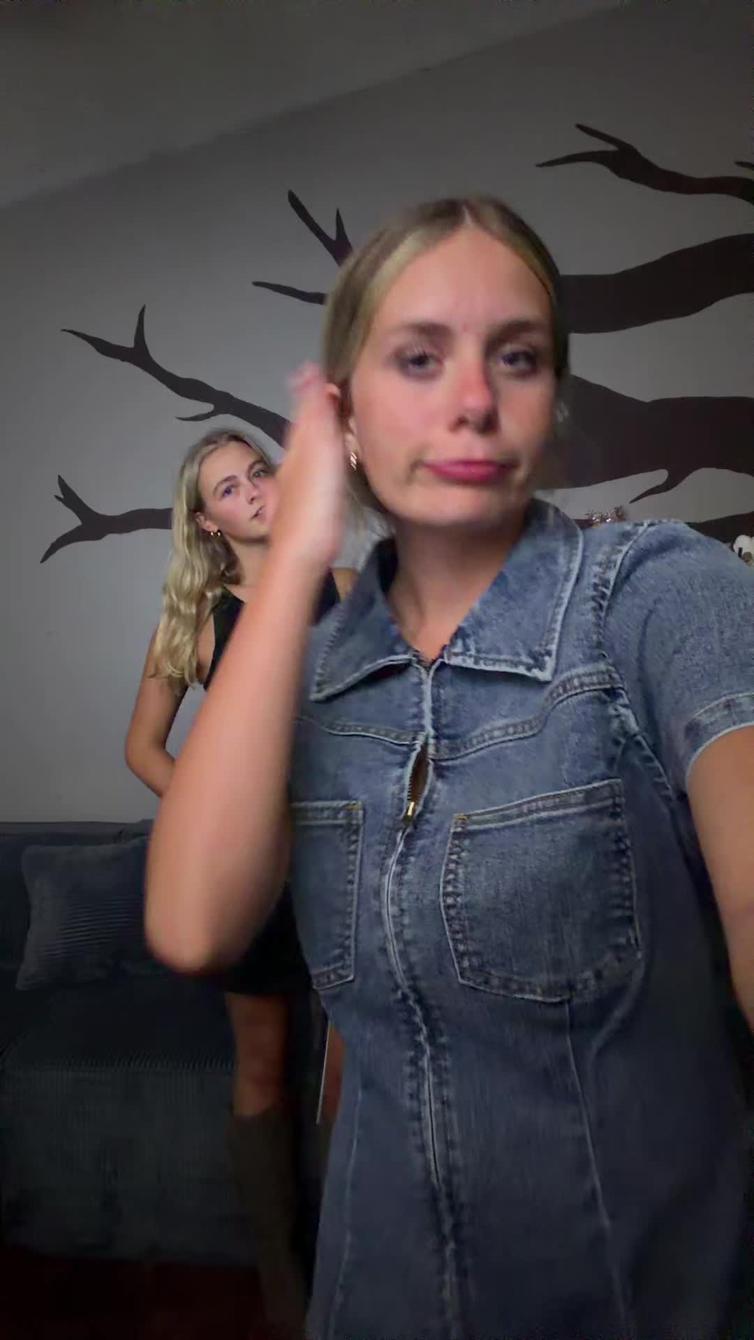 @bella