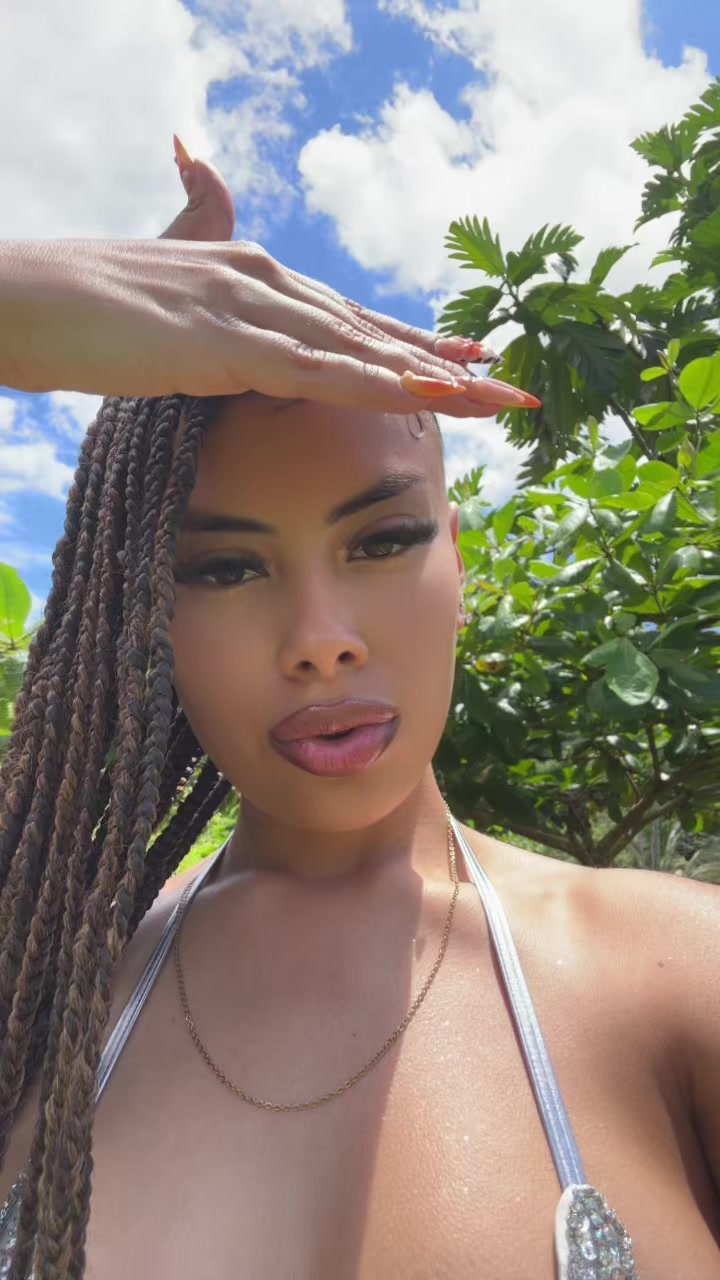 @Theislandgal🌴🥥