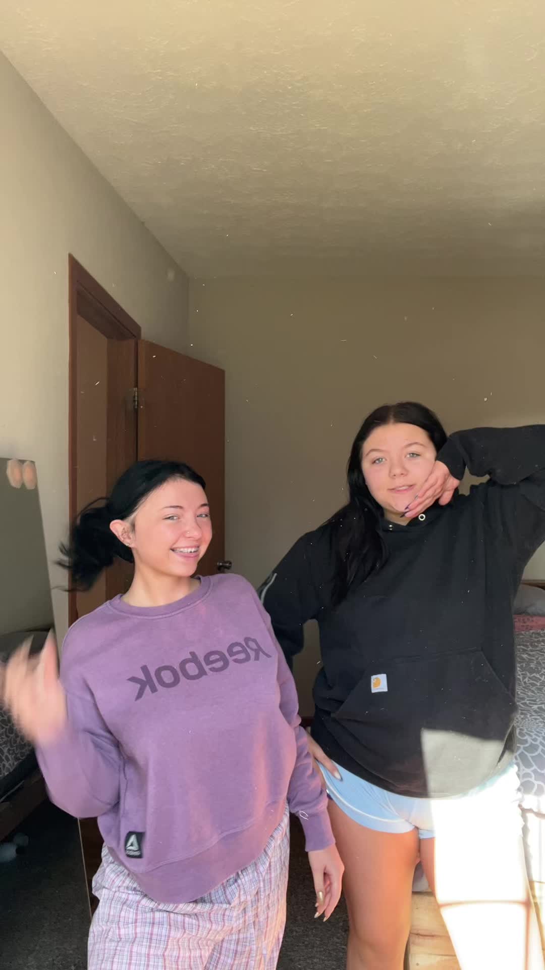 @𝐸𝑚🌼