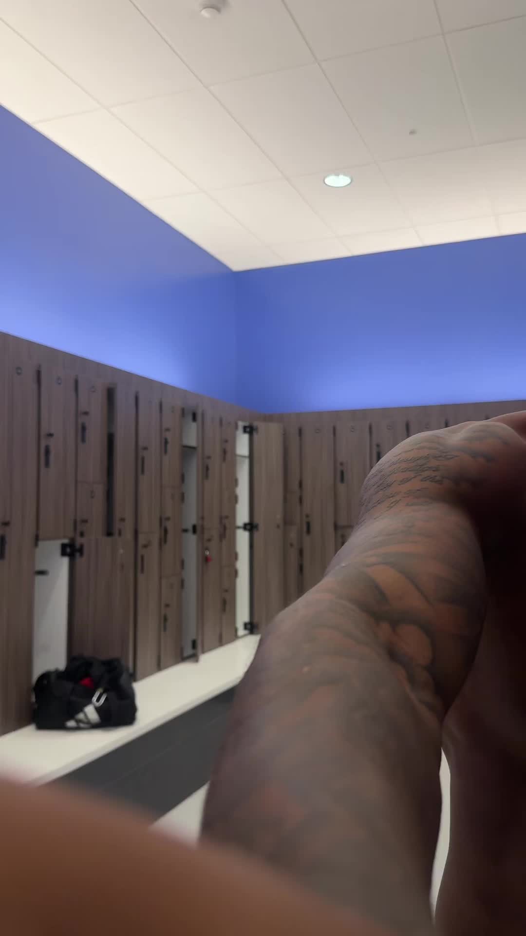 @Avii.