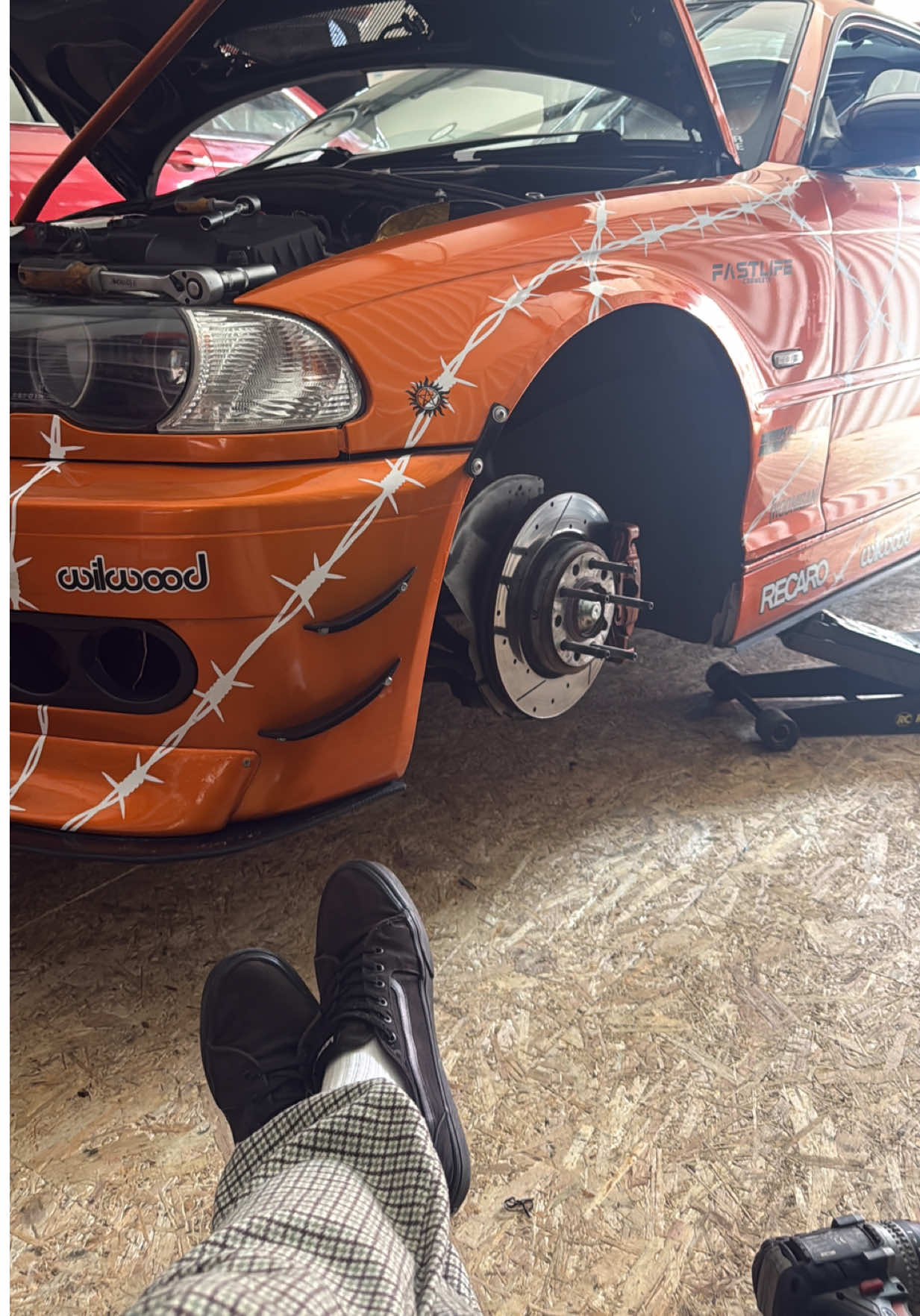 @LX_E46