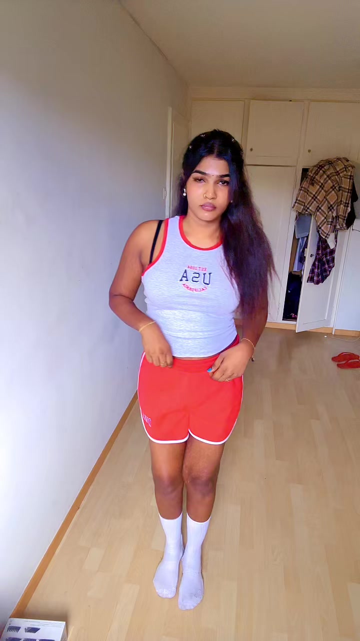 @கள்ளி ராணி👑♥️💋🇨🇭