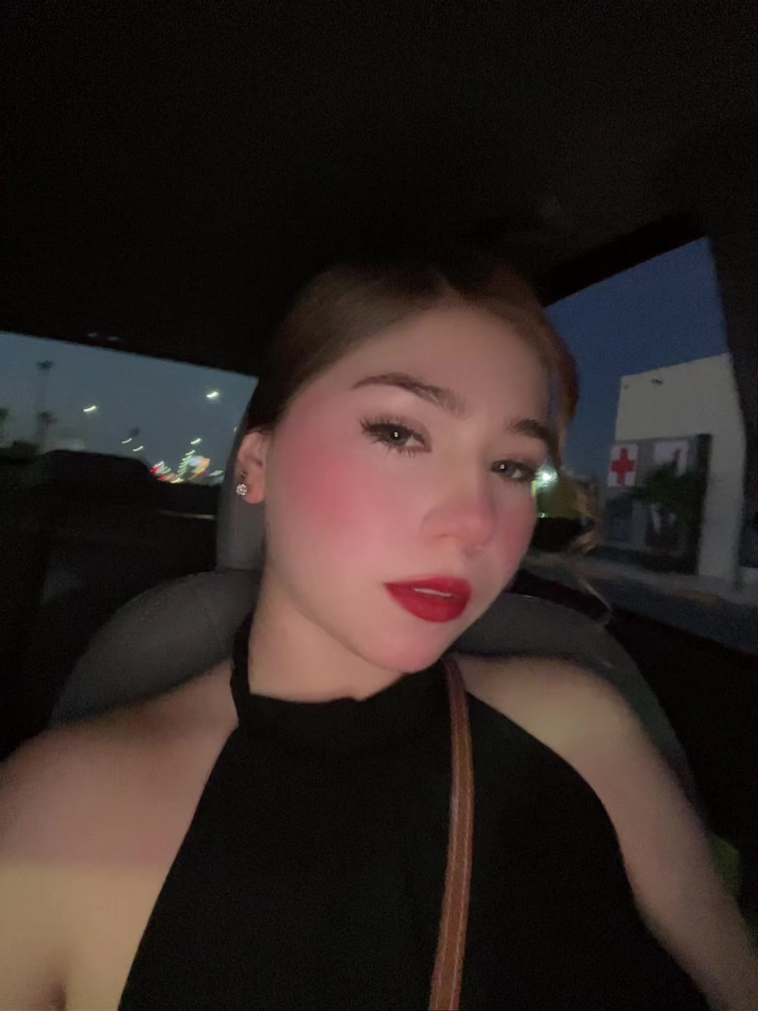 @👱🏻&zwj;♀️