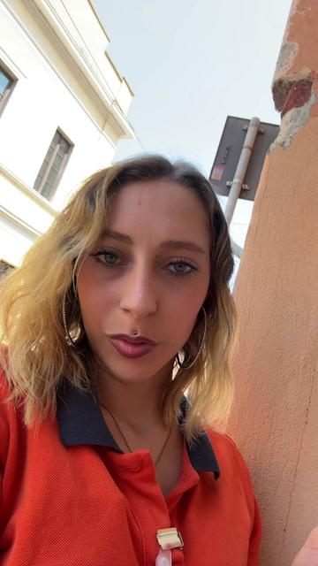 @Claudia🖤