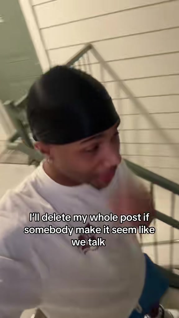 @_deewho