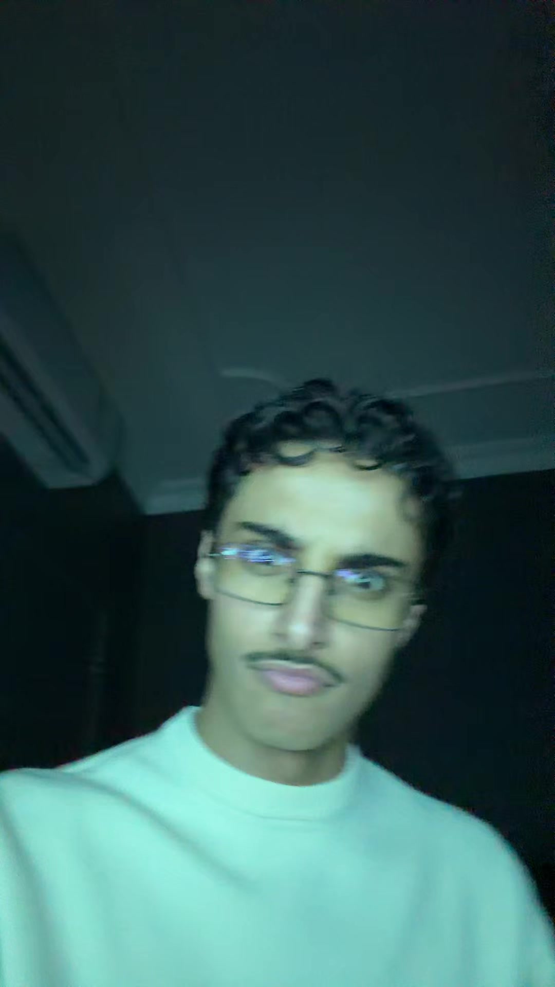 @AZIZ 📸