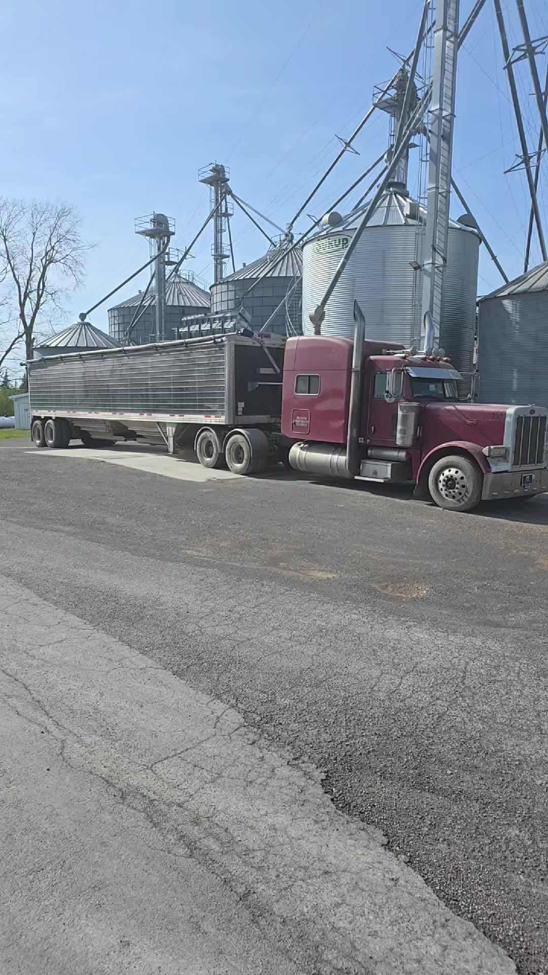 @Lonewolf_trucker