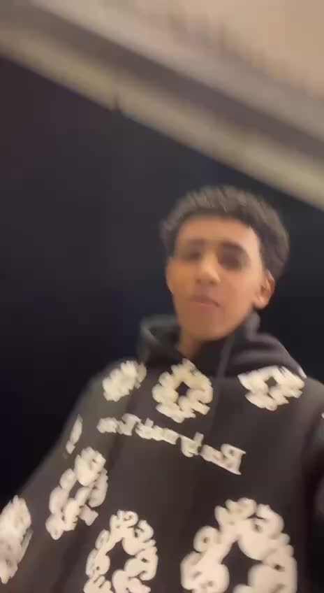 @R.    I.    X.